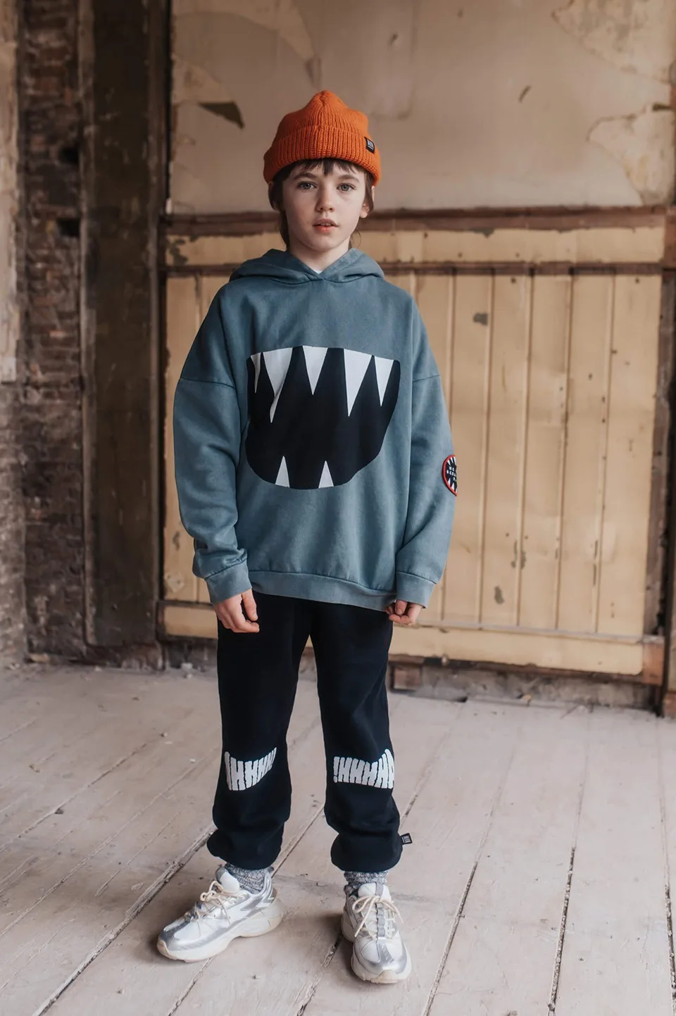 Детский комплект из Свитера и брюк с капюшоном