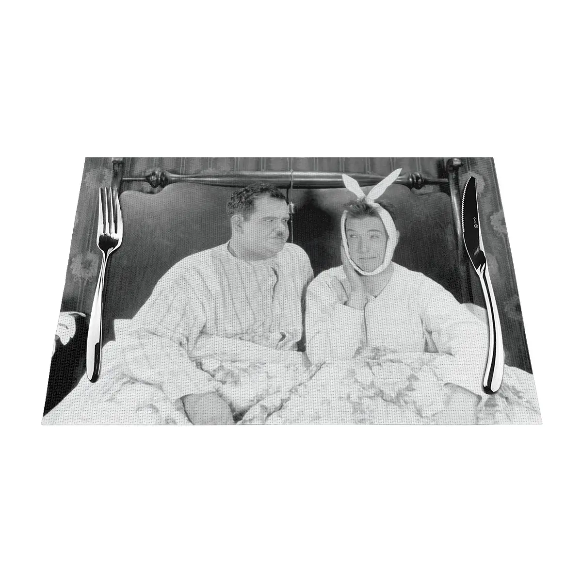 

Постер Laurel & Amp Hardy, уличная подстилка для украшения стола, Современное Сочетание с темным деревянным столом, идеальный аксессуар, нескользящий