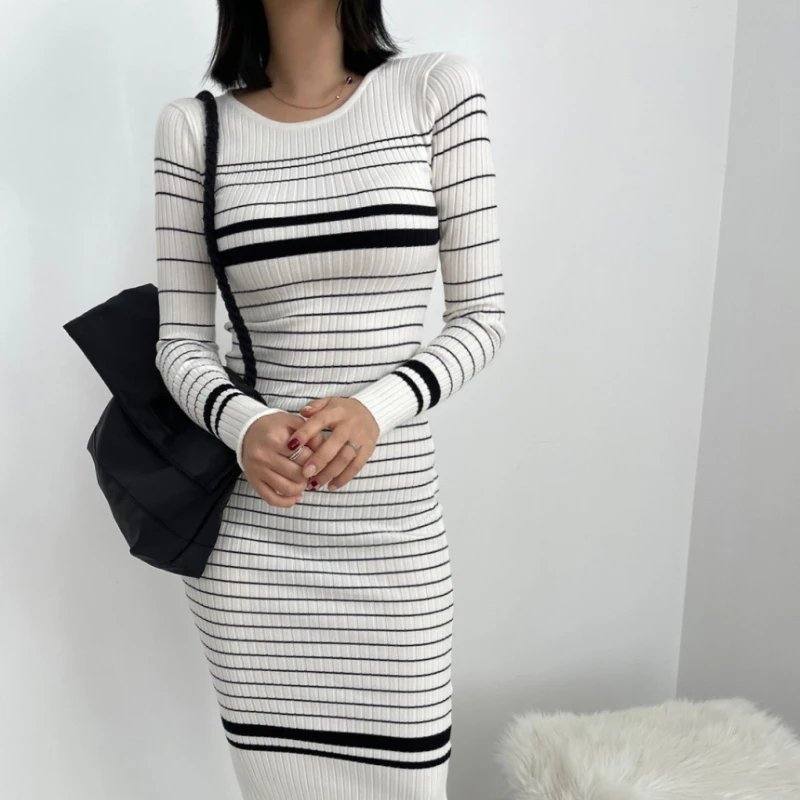 

Новинка Осень-зима Корейская версия Облегающее вязаное платье в полоску с круглым воротником и завязкой