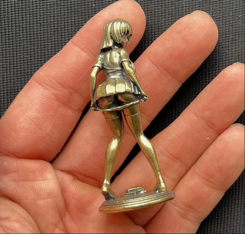 

Статуэтка девушка латунь