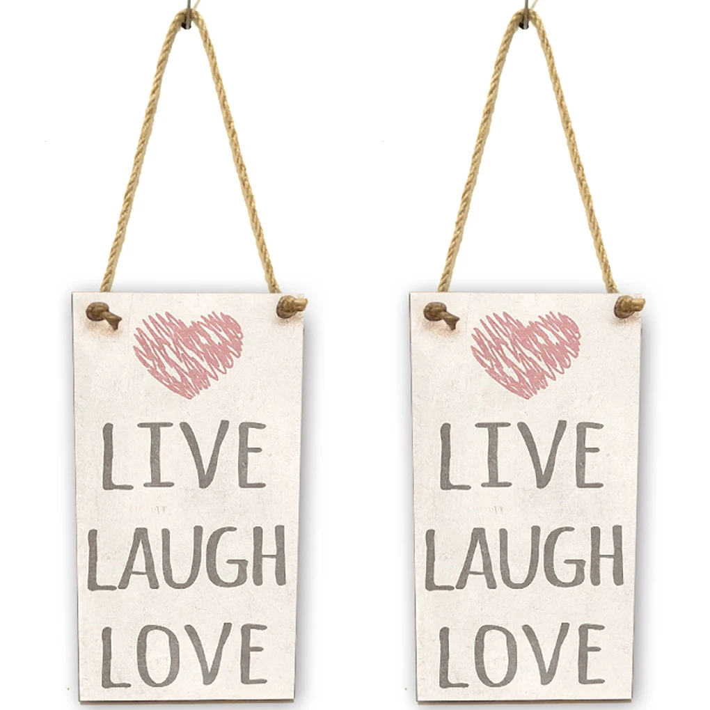 

Набор из 2 картинок с надписью «Love»