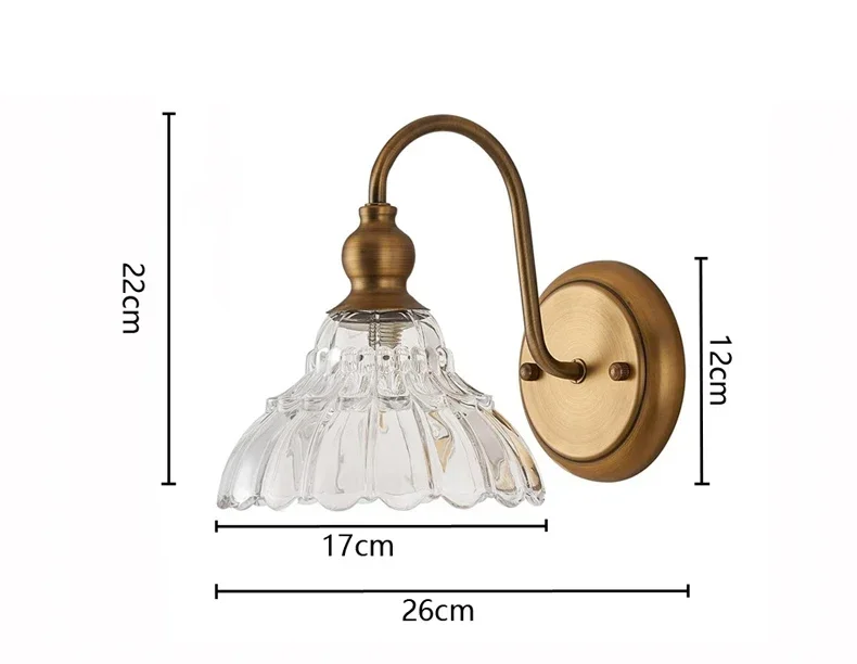 

Золотой настенный светильник Claeted