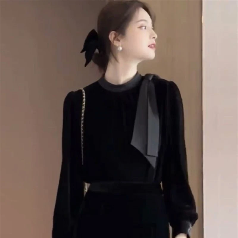 Женская бархатная рубашка с длинными рукавами и круглым вырезом