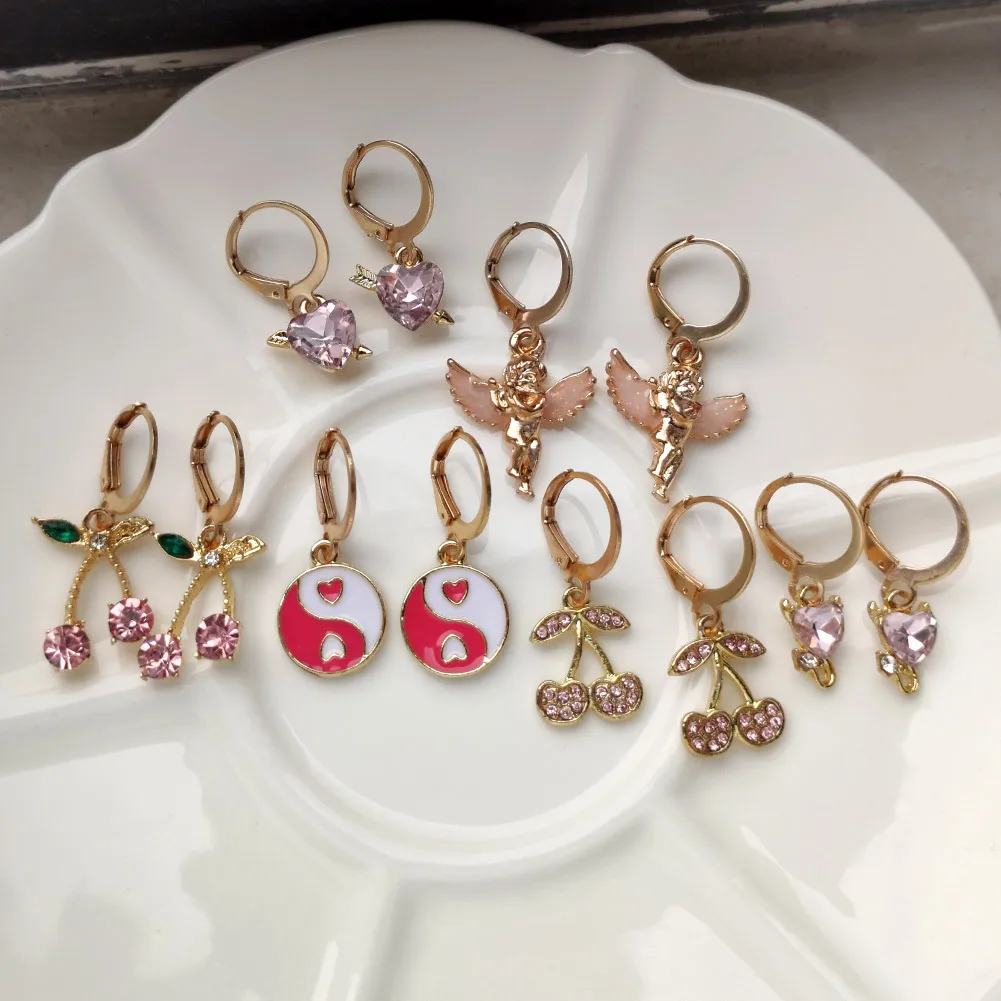 

Creative Exquisite Golden Cupid Pendant Earrings Personality Fashion Pink Crystal Love Cherry Pendant Earrings Five-piece Set