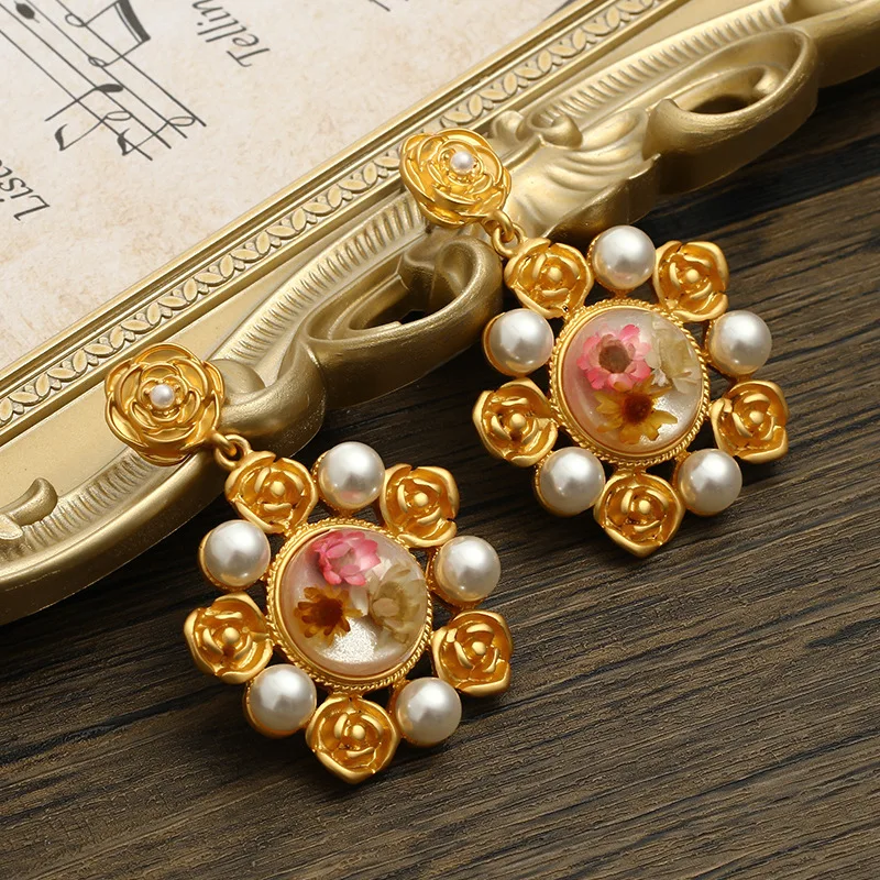 

French style retro immortal flower palace style exaggerated flower pearl earrings