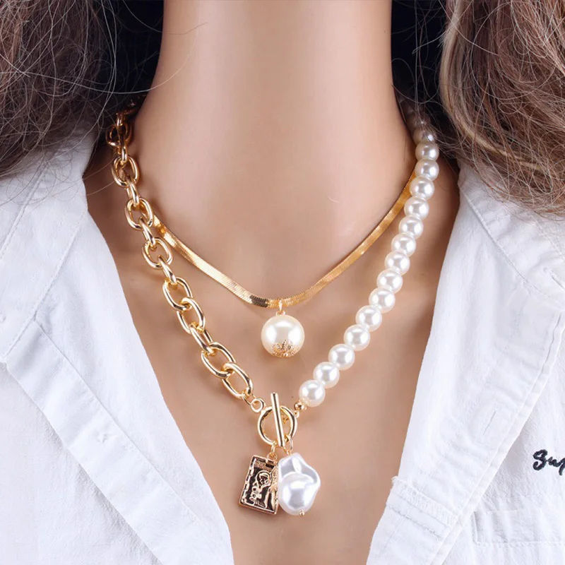 

Korean Fashion Style Women's Necklace Baroque Pearl Portrait Square Brand Retro Charm Snake Clavicle Chain Jewelry Accessories