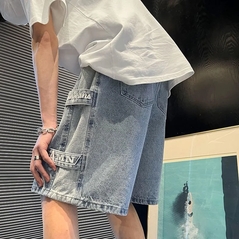 Рисунок 5 - Джинсовые шорты мужские с надписью