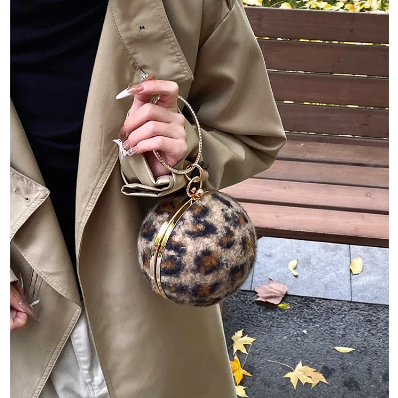 Модные сумки с ручками сверху на цепочке круглой формы 2024 высококачественные для