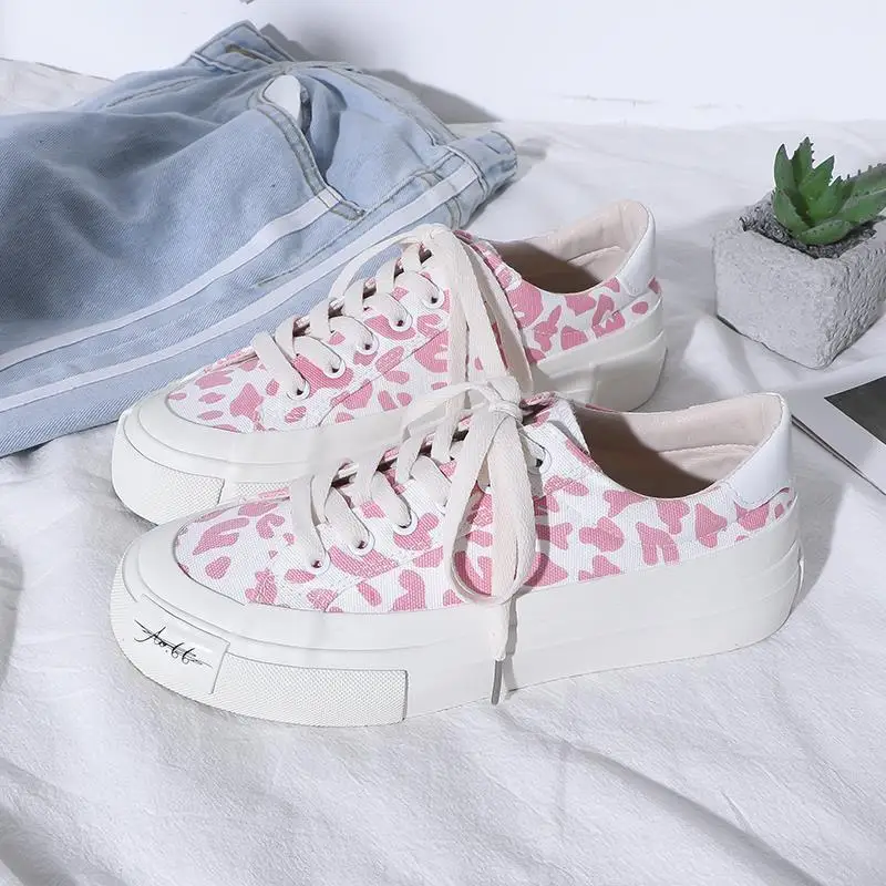 

2022 Spring Leopard Print Zapatillas Mujer Fashion Pink Streetwear Canvas Sneakers Casual Ladies Footwear Students Daily Shoes