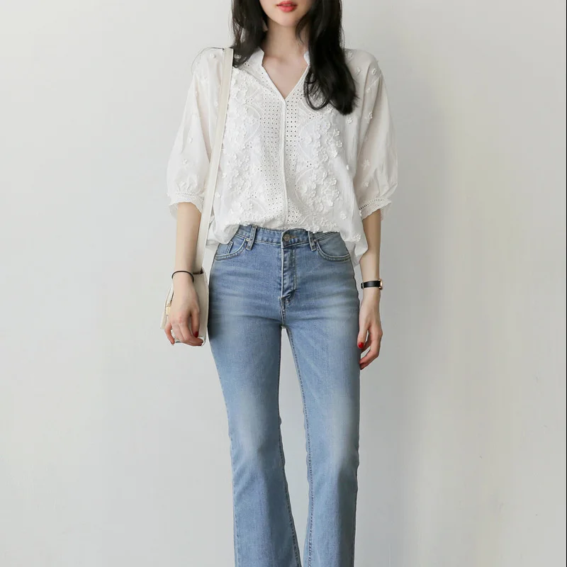 Белая шикарная ажурная кружевная блузка на крючках с цветочной вышивкой