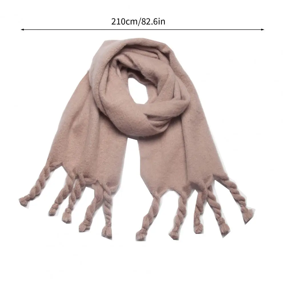 Женский зимний шарф толстый теплый с кисточками универсальная однотонная