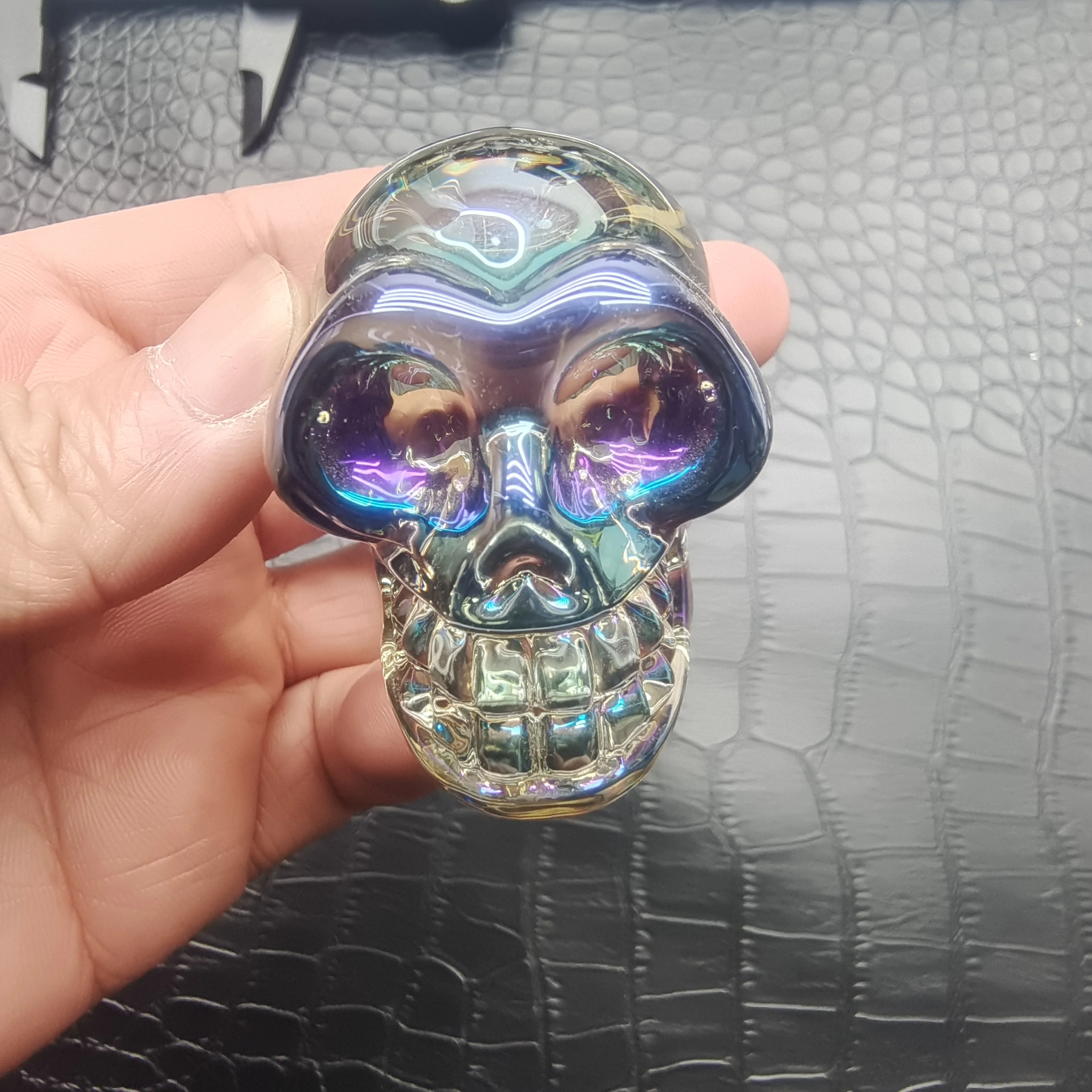 

Natural Fluorite Quartz Skull Hand Carved Crystal Healing Skull Crafts Home Decoration