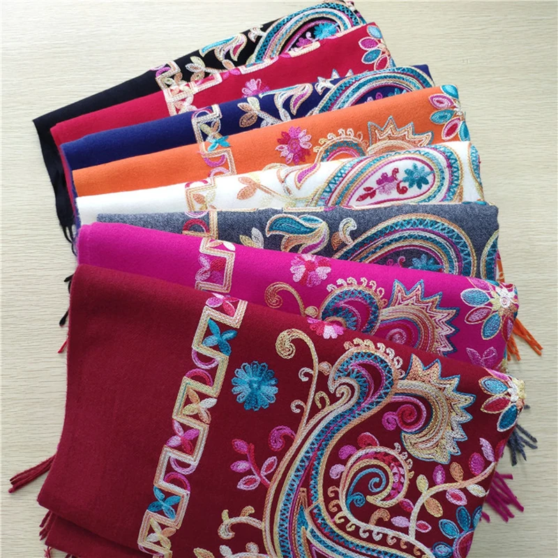 

Winter Women Embroidery Cashmere Scarf Ethnic Paisley Shawl Ladies Warm Blanket Scarves National Fringed Foulard Bufandas