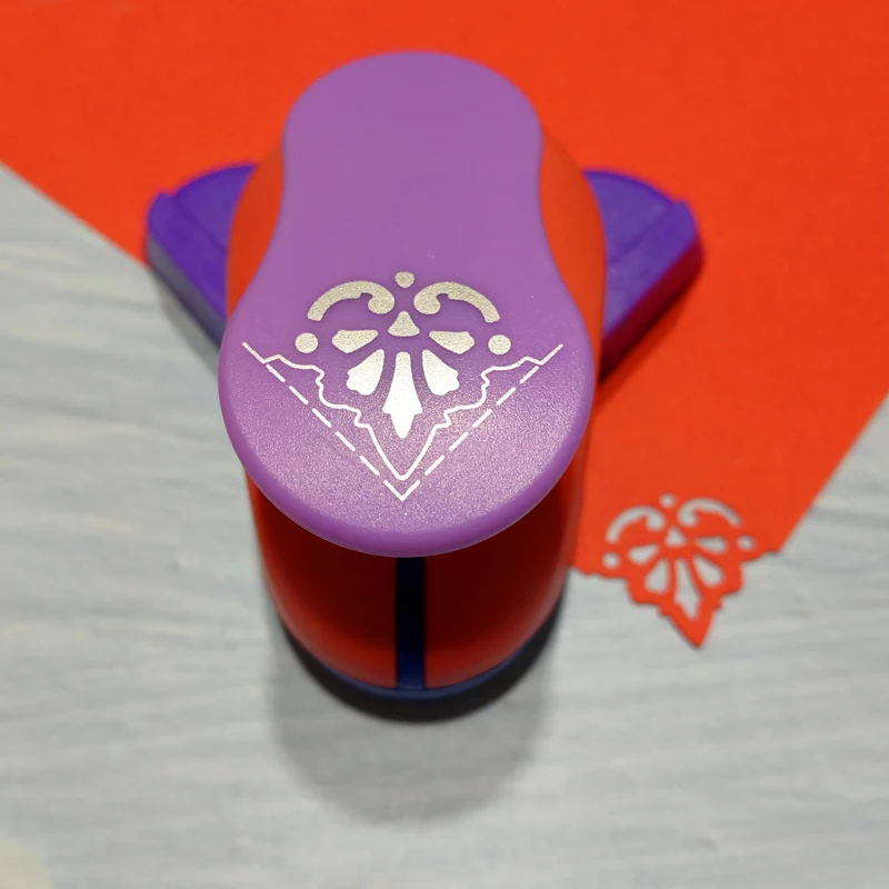 

Угловой дырокол CJEC многоцветный