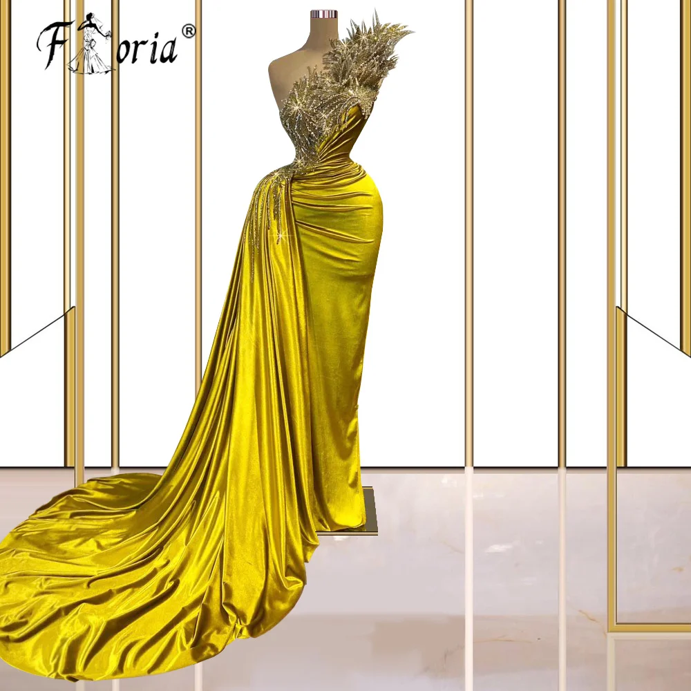 

Арабское Золотое вечернее платье с одним открытым плечом и боковым шлейфом