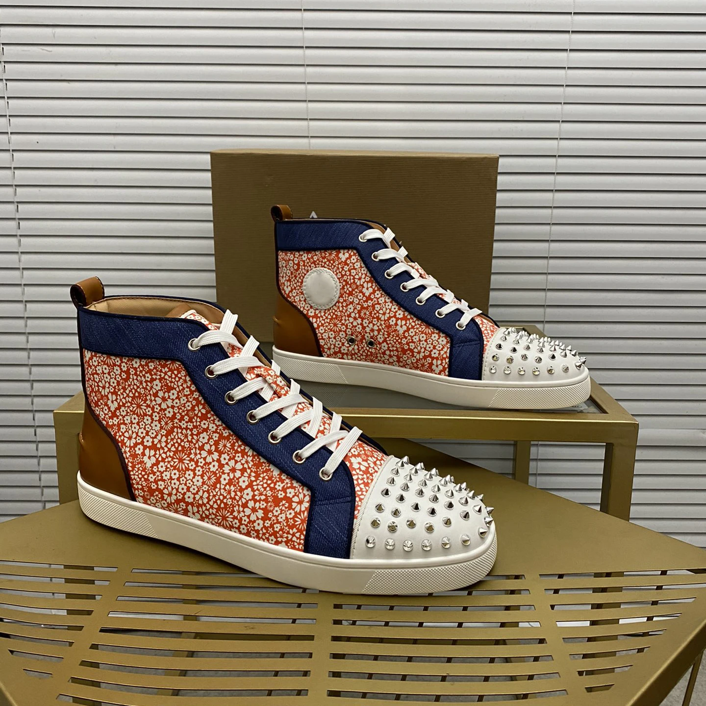 

Top Quality Red Sole Mens Casual Shoes Luxury Womens Leather Sneakers Unisex Fashion Trainers Youth Designer Couple Shoes MD0207