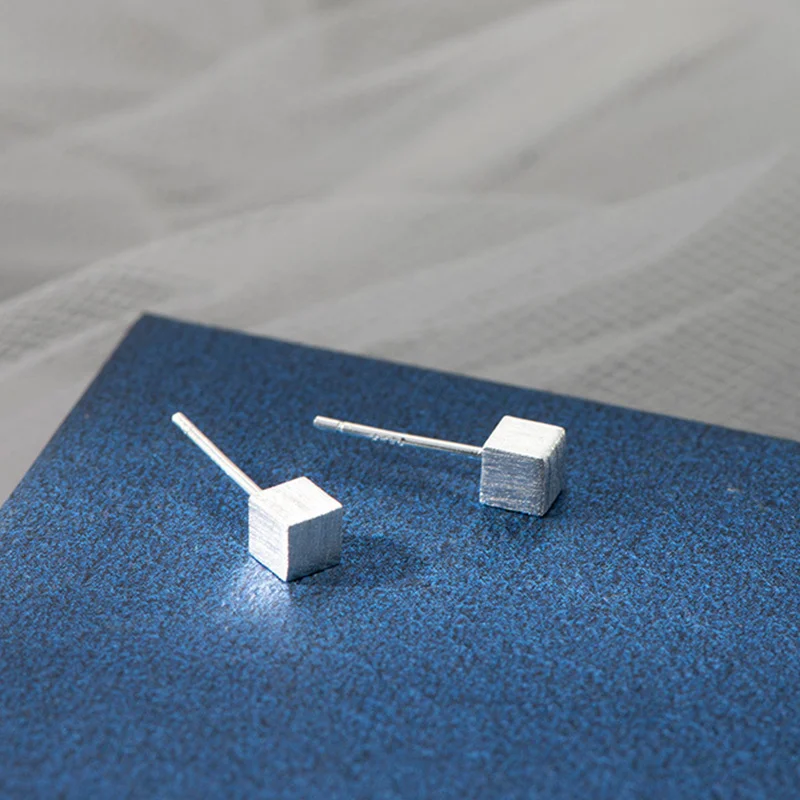 

2022 New Silver Color Fine Simple Square Stud Earrings For Women Fashion Charm Party Wedding Jewelry Girlfriend Gifts