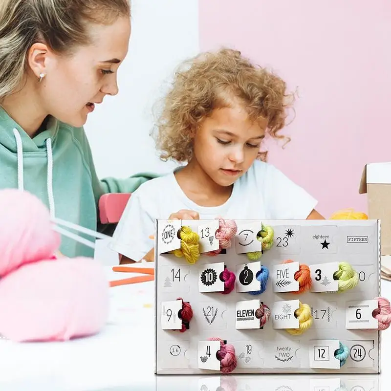 Рождественский адвент-календарь из шерстяной пряжи на 2024 год 24-дневный