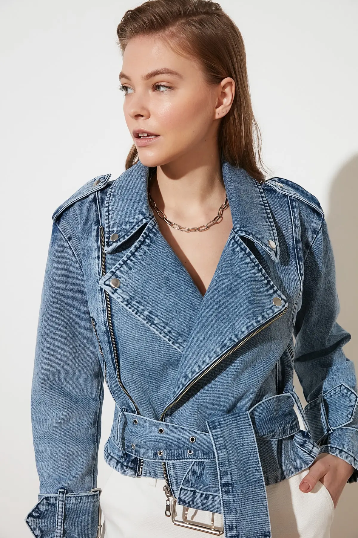 

Trendyol Zipper Beli Arched Denim Jacket TWOSS21CE0241