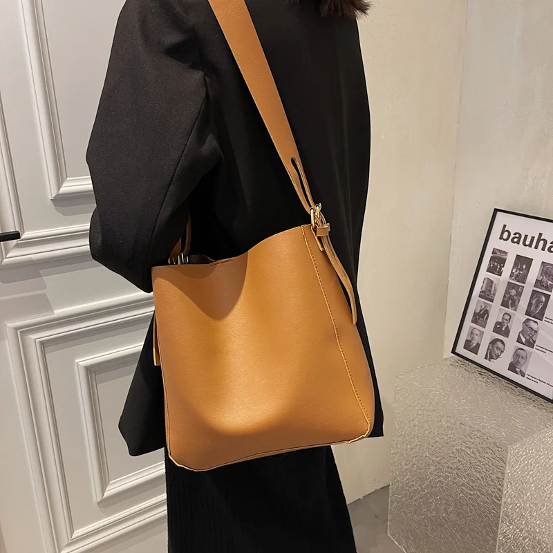 Fashion Luggage &Bags Women's Handbags Crossbody  NEW Retro Capacity Commuter Bucket Leisure PU Waterproof Black Ladies Bolsos