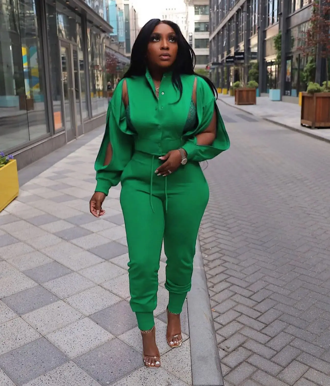 Рисунок 2 - Пикантный комплект из двух предметов с вырезами