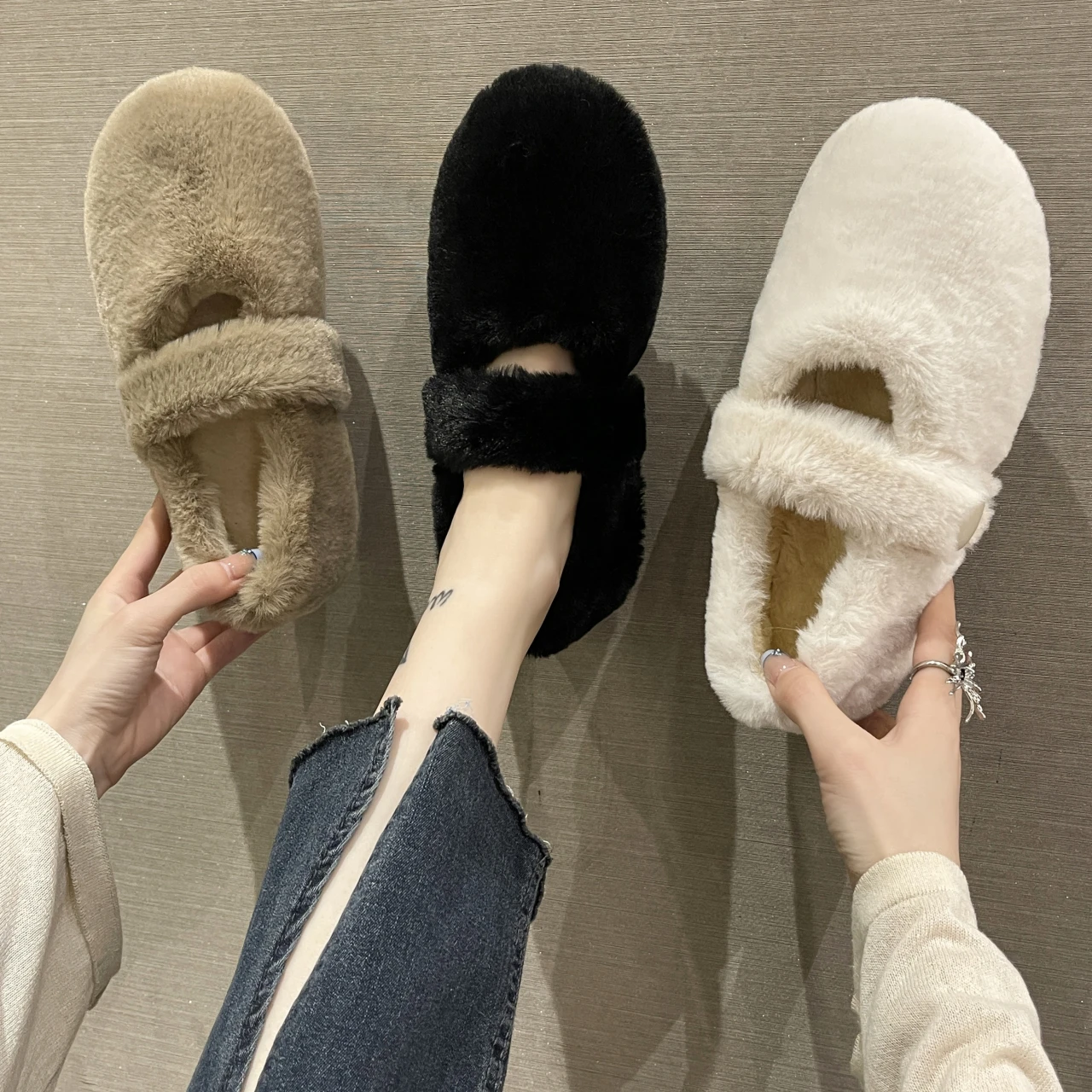

Casual Woman Shoe Round Toe All-Match Female Footwear Shallow Mouth Loafers Fur New Moccasin Winter Dress Solid Mary Janes Flock