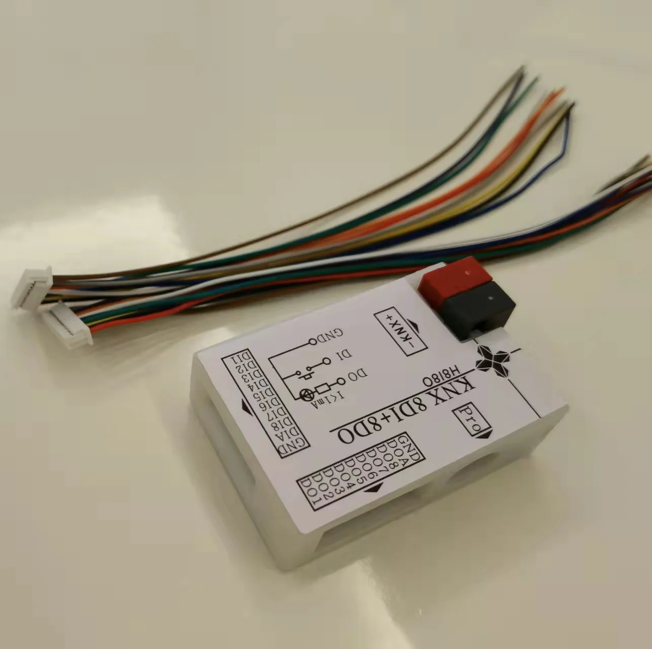 

Новый интегрированный модуль KNX 8DI + 8DO H8I8O