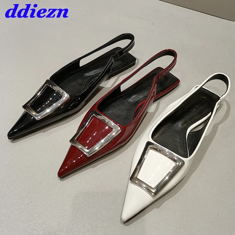 

Женские туфли на плоской подошве, с острым носком