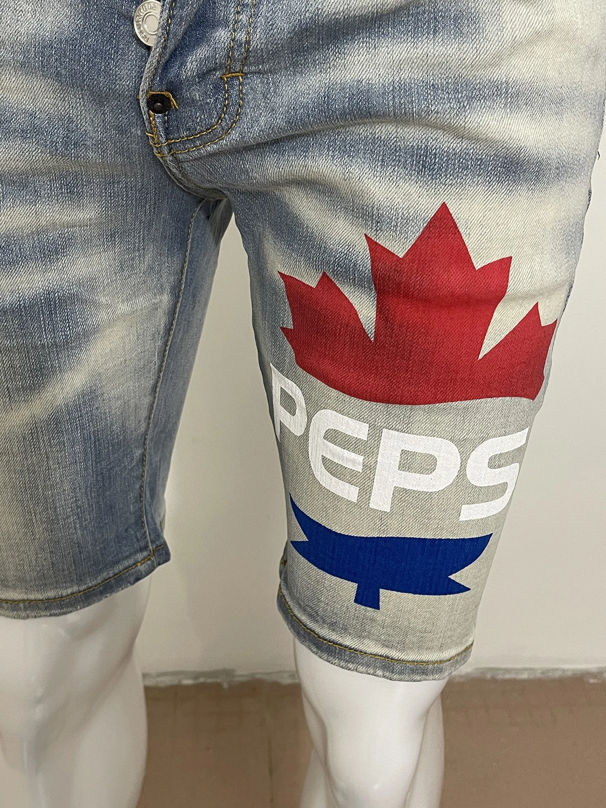 2023SS new summer Jean Shorts Men's D2 Jeans Light Wash printing bump color slim fashion trend