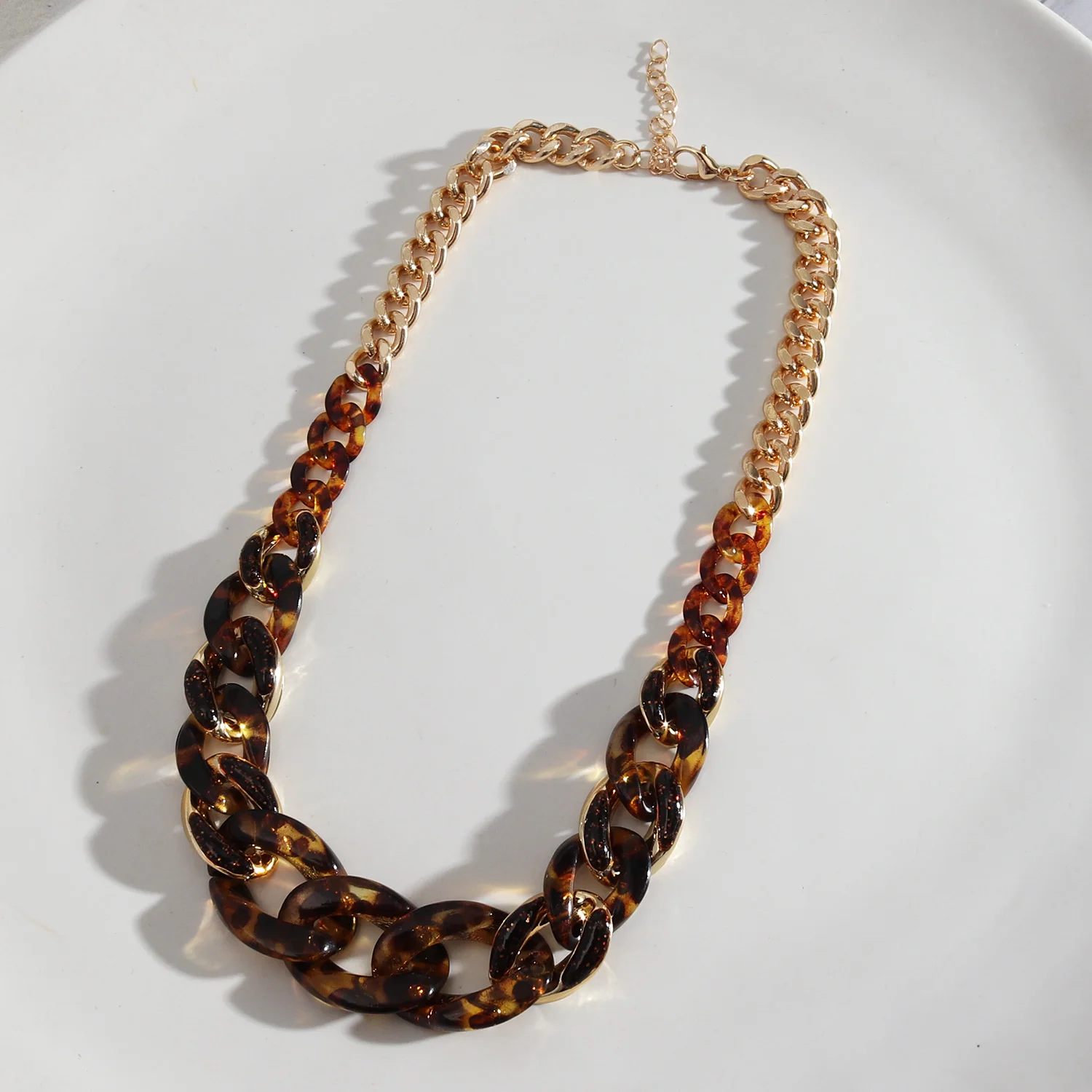 Ожерелье-чокер женское из золотистого металла и эмали короткая цепь с крупными