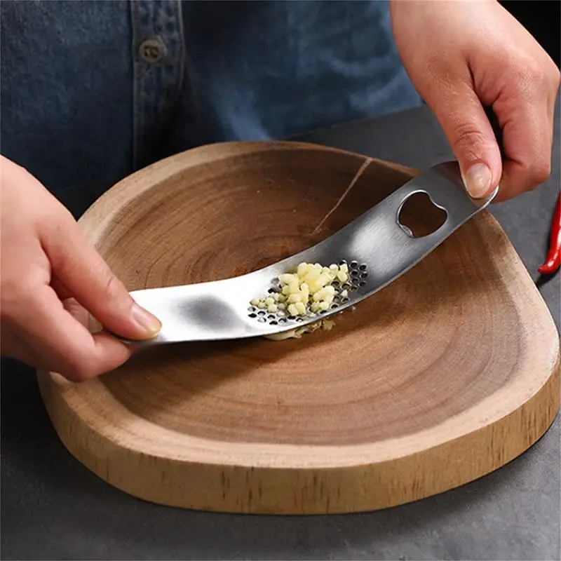 

Stainless Steel Garlic Press Arc Rocker Rocking Crusher Mincer Squeezer Chopper Kitchen Tools Bottle Opener Can Opener