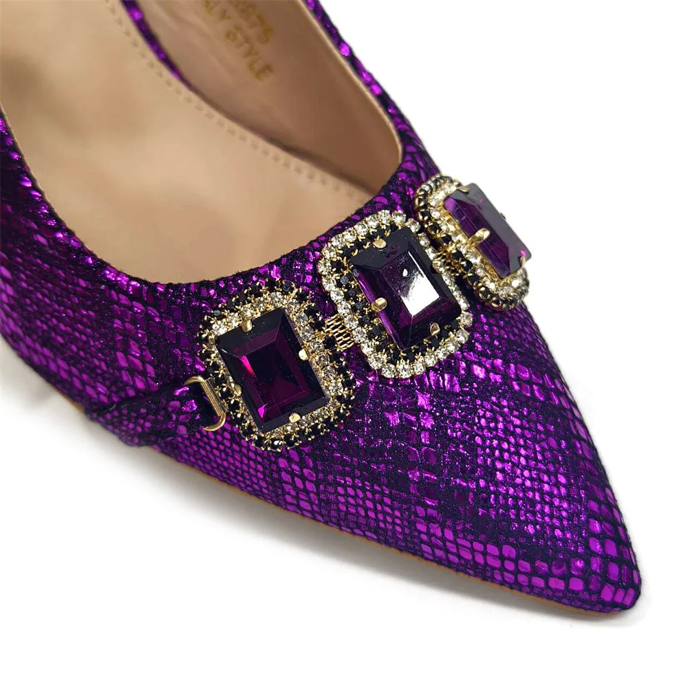 Африканский тренд бежевый фиолетовый атлас с фиолетовой линией изысканный декор