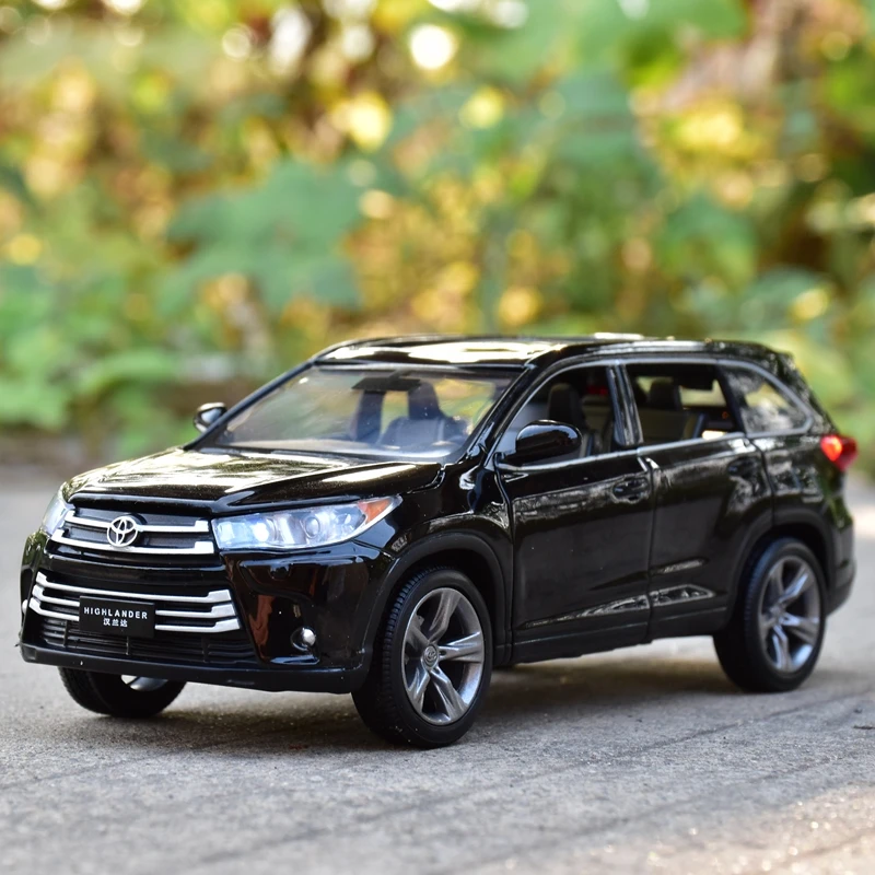 

WELLY 1:32 Toyota Highlander Alloy Car Diecasts & Toy Vehicles Car Model Sound and Light Pull back Car Toys For Kids Gifts
