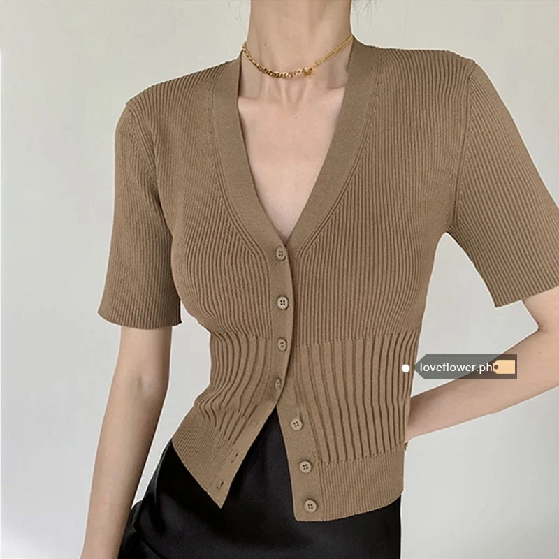 

【Ready Stock】korean Summer French Elegant Simple Style V-neck Short Sleeve Slim Fit Dark Khaki Knitted Cardigan women top sweate