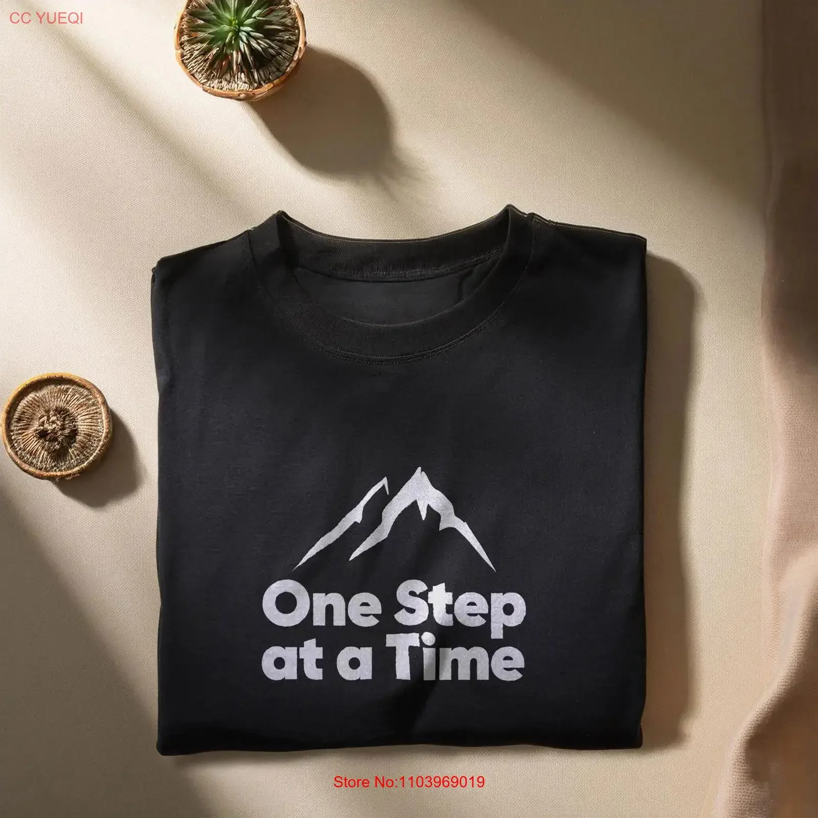 Фото Мотивационная футболка One Step at a Time, минималистичная одежда с позитивными сообщениями, винтажная стираная слегка уличная одежда с графикой №1