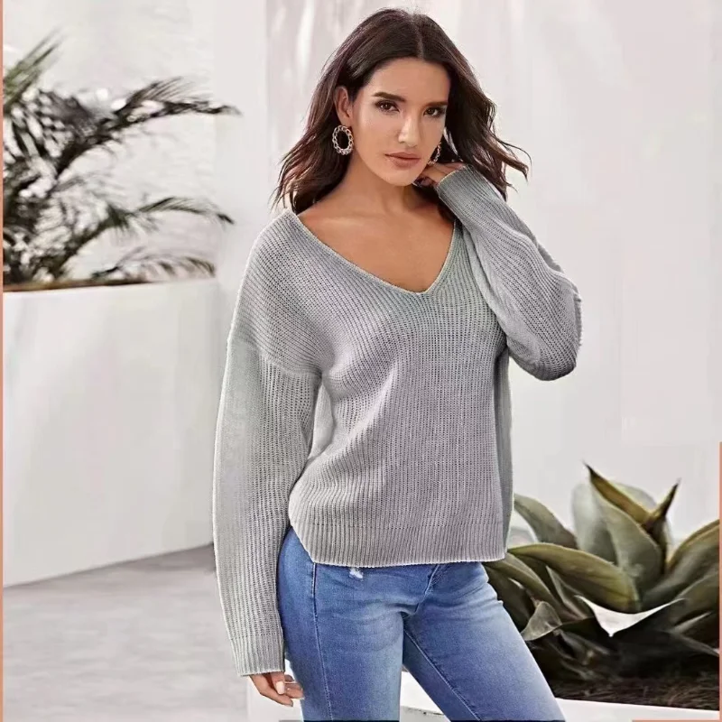 

Свитер женский однотонный с V-образным вырезом, на спине