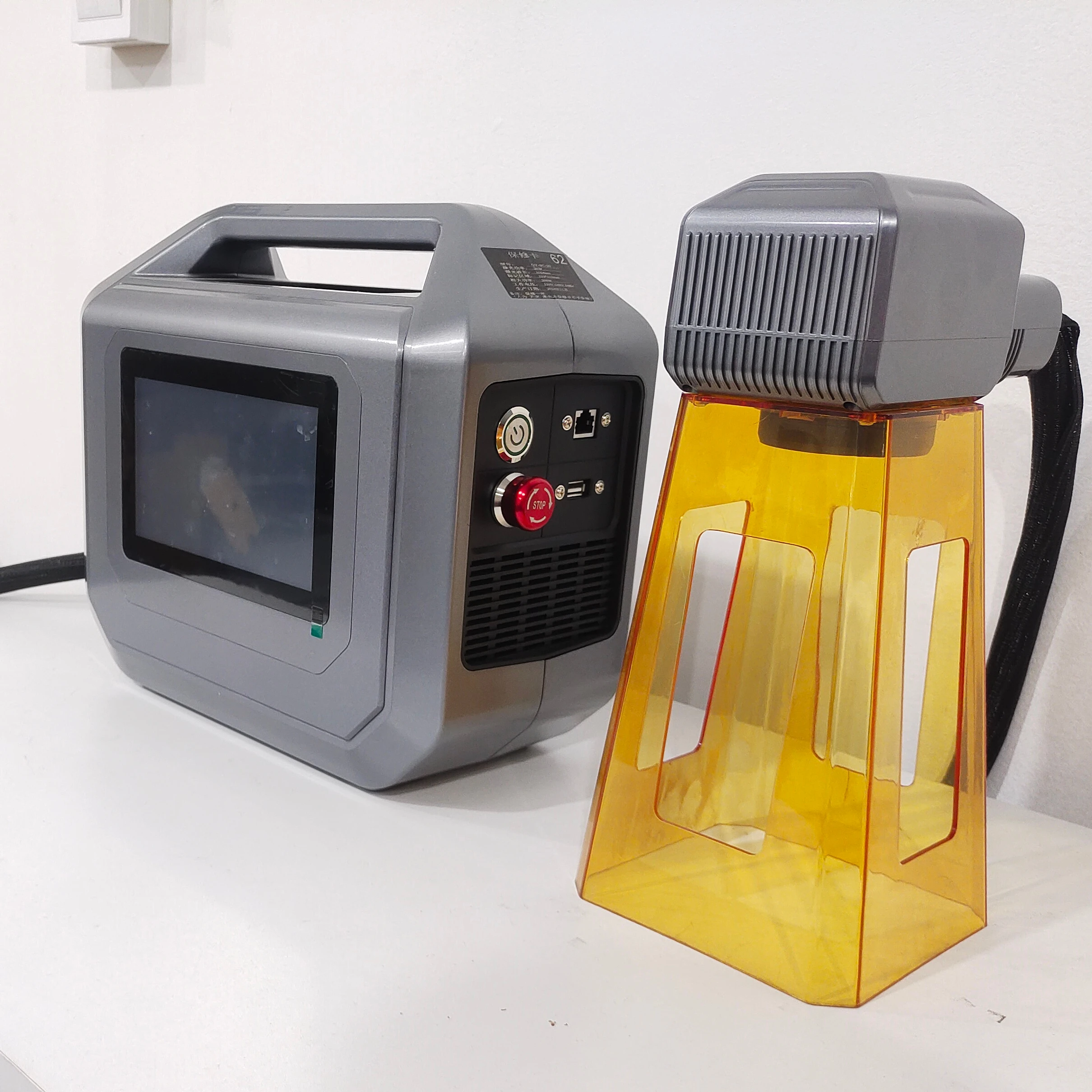 

Портативный волоконный лазерный маркиратор 20/30 Вт