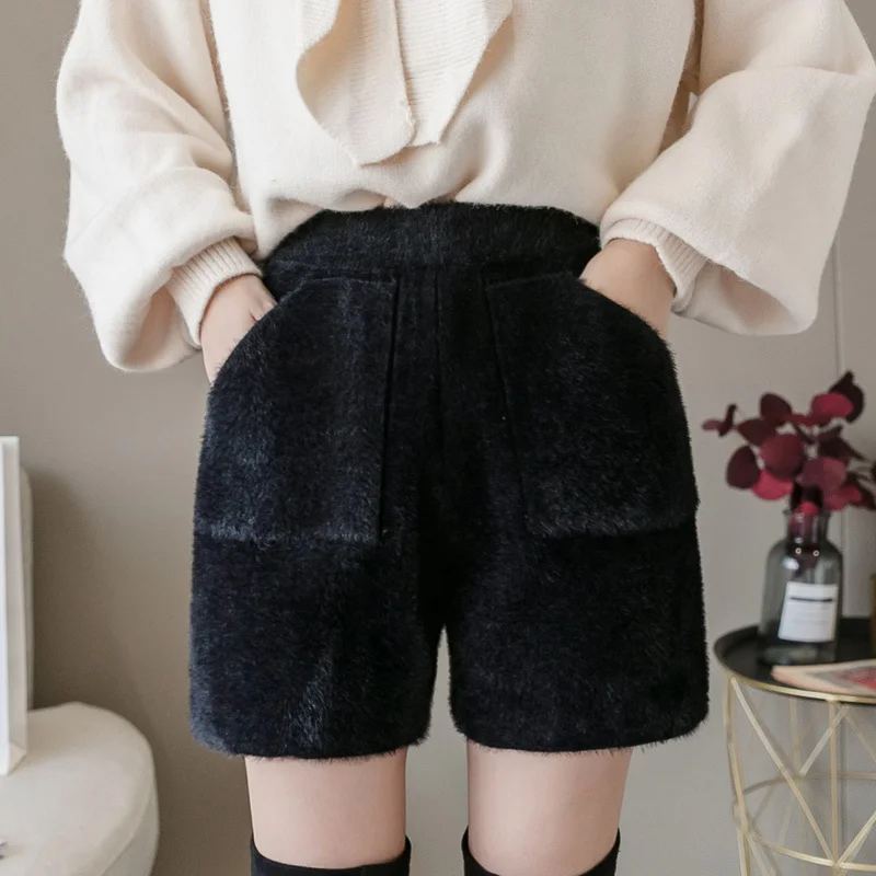 

2022 Spring New Fashion Clothes Women High Waist Mink Fur Loose Feminina Warm Short Trousers