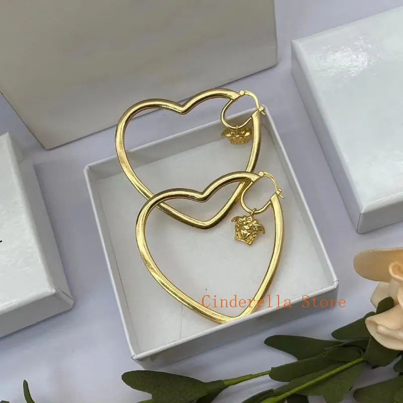 

Temperament Design Heart Earrings Simple Fashion Earrings Gold Jewelry butterfly earrings ear rings for women anime earrings