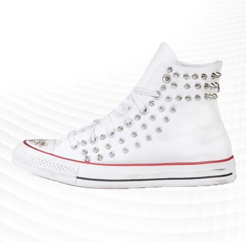 

Custom spring and autumn niche design sense handmade silver studded canvas shoes fashion matching retro couple sneakers