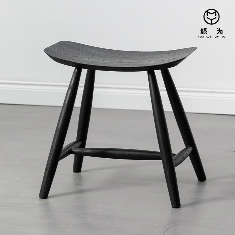 Фото Табурет Wabi-sabi Ash Smiling из массива дерева Прочный и удобный обеденный табурет Esthetisch En Duur (2015) Мебель для столовой №2