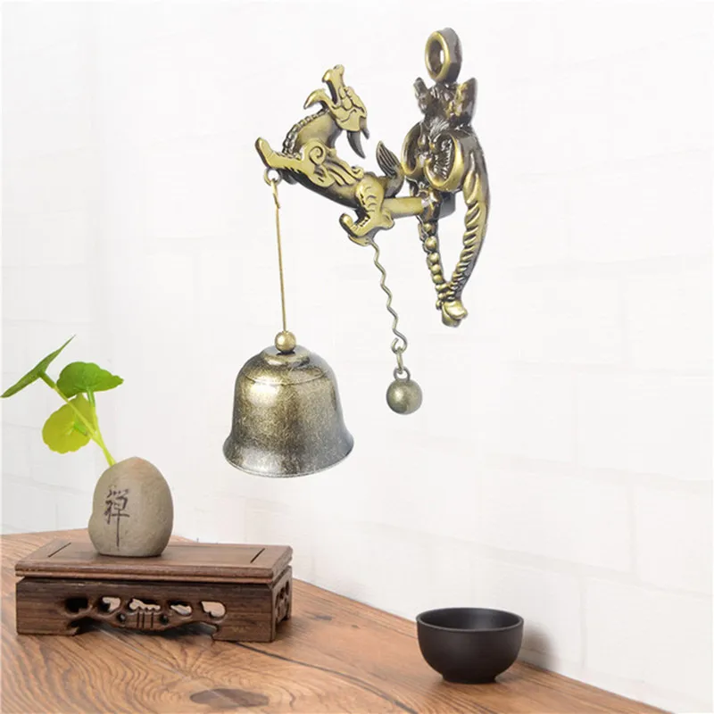 

Retro Nostalgic Style Animal Door Bell Metal Iron Bell Wind Chimes Ornaments Horse Elephant Owl Shape Wall Decor Décor Extérieur