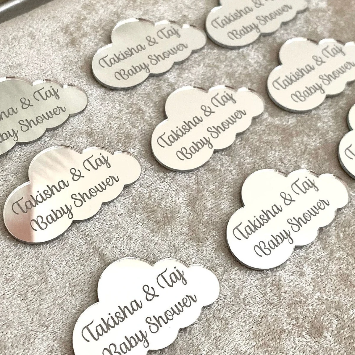 

30pcs Personalized Tag Engraved Mirror Acrylic Love Clouds Wedding Table Party Name Baby Baptism Decoration Favors Custome Gift