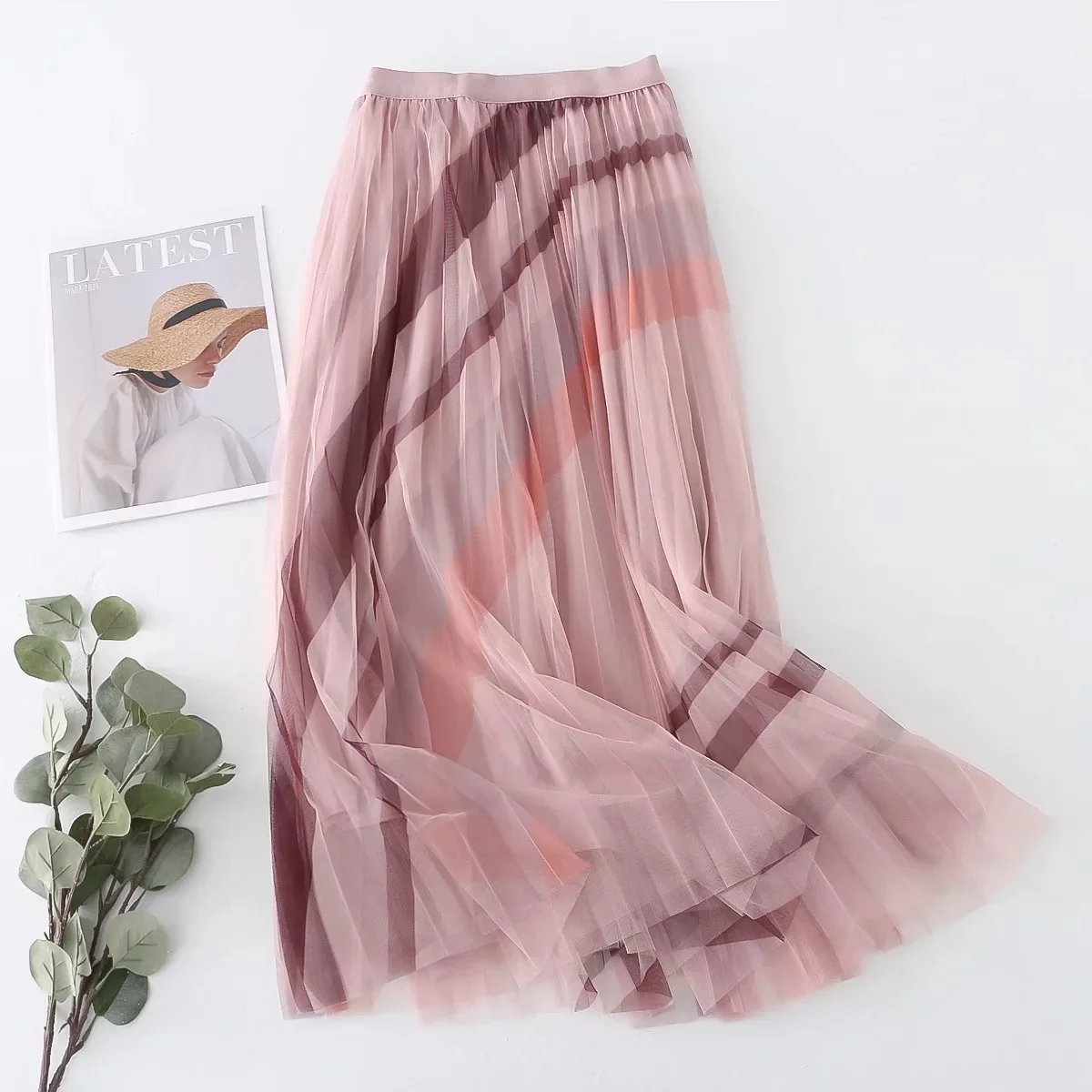 Spring and summer 2023 new trend Joker fresh fashion temperament color printed striped pleated gauze skirt.