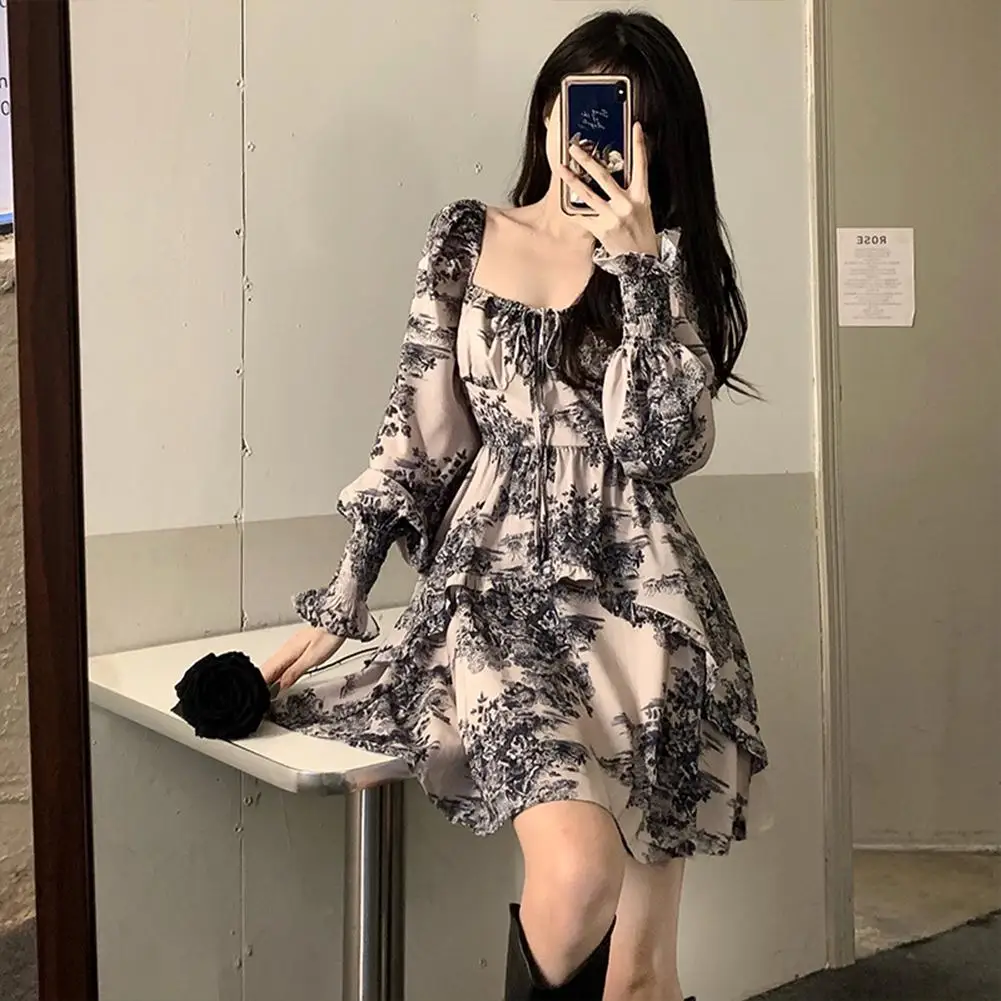 

Женское мини-платье с квадратным вырезом, длинным рукавом и цветочным принтом