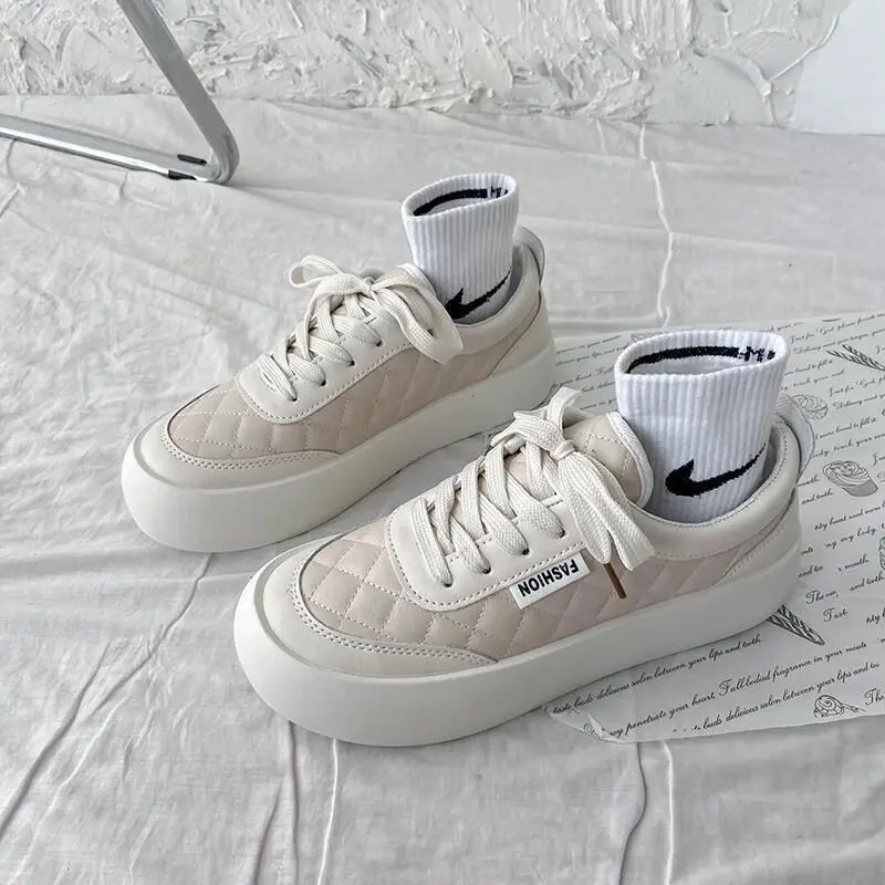 2023 New Summer Mesh Shoes Women's Breathable Mesh Face Casual Popular Anti slip Thick Sole Cake Little White Shoes