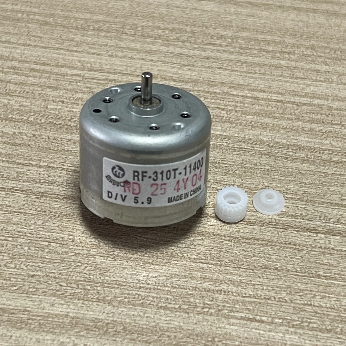 Фото Мотор MABUCHI RF-310T-11400 D/V5.9, DC 3V-6V, 5V, мини, 24 мм, круглый, 310, с шкивом и шестерней для шпинделя CD/DVD-плеера №3