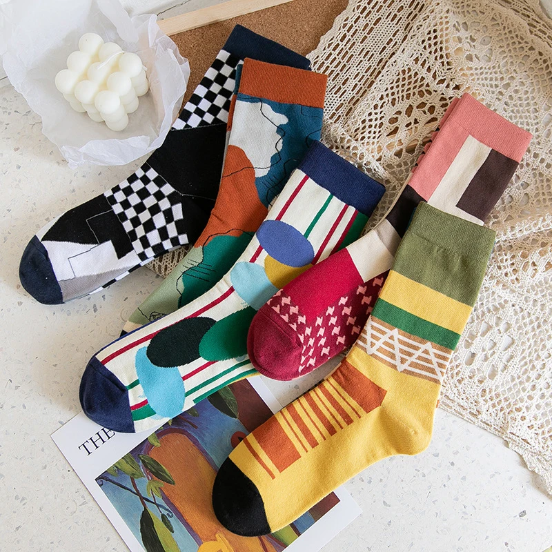 

1 пара модных индивидуальных женских нестандартных геометрических рисунков, повседневные носки средней длины, повседневные спортивные нос...