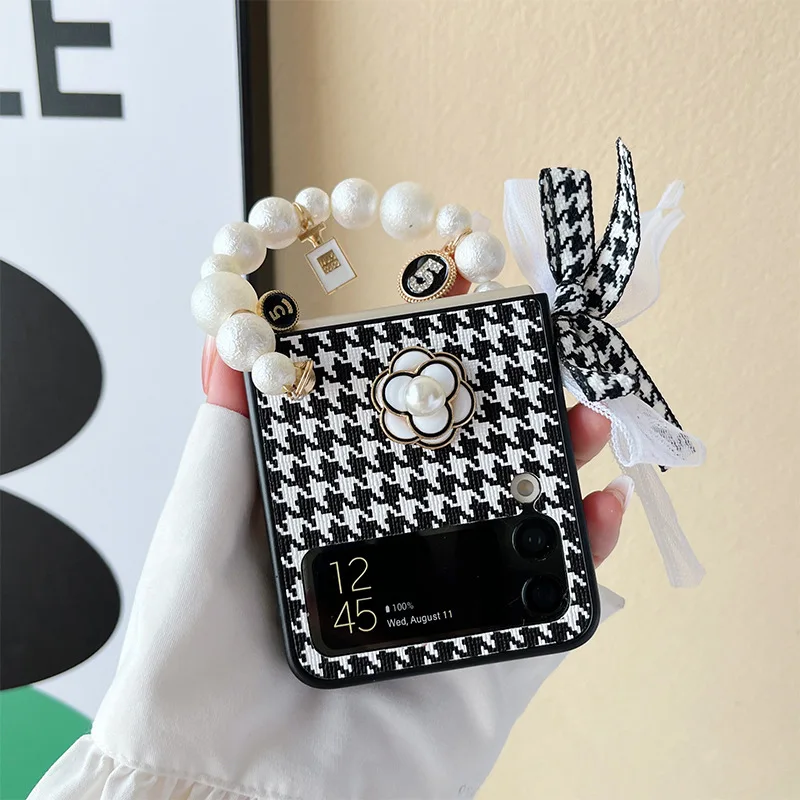 

Black and white Thousand Bird Lattice luxury phone case suitable for Samsung zflip4 Folding Clamshell Z Flip3 Portable Camellia