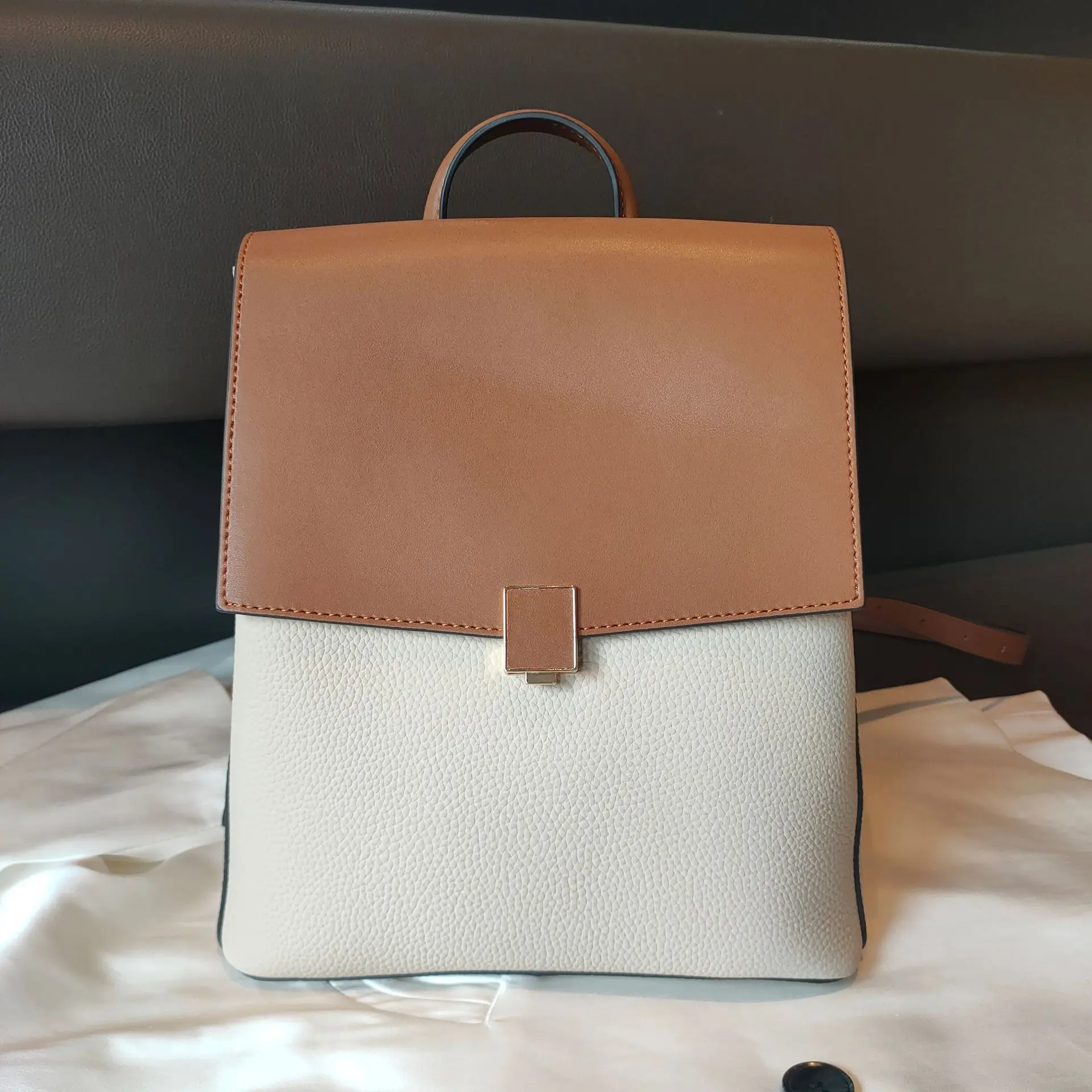2021 New Retro Cowhide Backpack Large Capacity